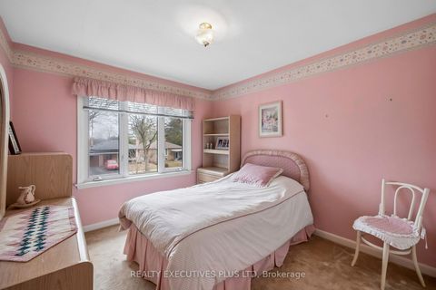 Photo 19 at 42 Bankfield Drive, Beaumonde Heights, Toronto