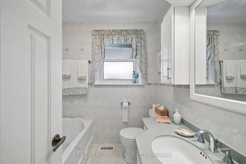 Photo 22 at 42 Bankfield Drive, Beaumonde Heights, Toronto