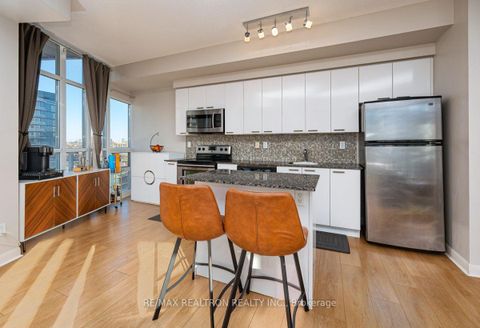 Photo 8 at 1008 - 15 Bruyeres Mews, Niagara, Toronto