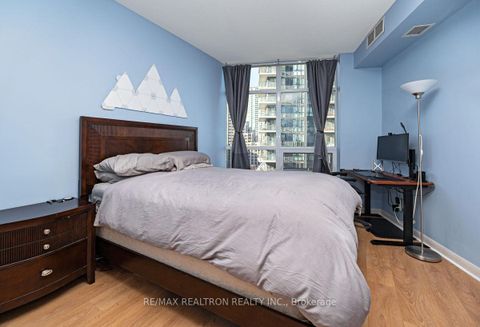 Photo 13 at 1008 - 15 Bruyeres Mews, Niagara, Toronto