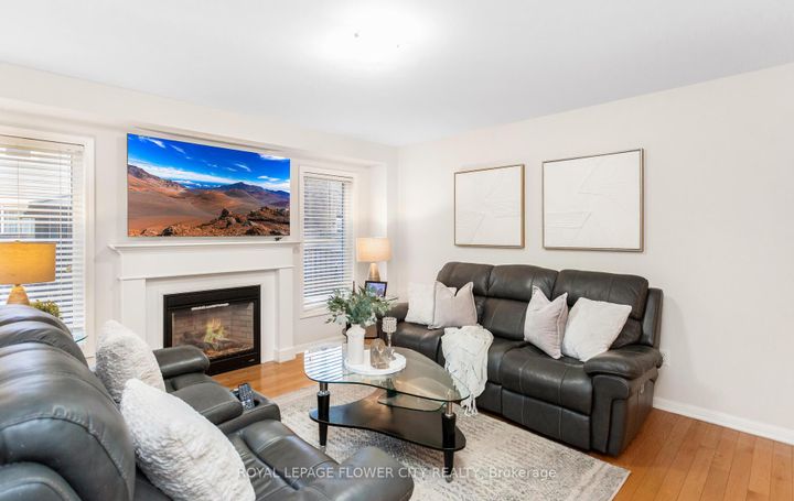 Photo 7 at 47 Haverty Trail, Northwest Brampton, Brampton