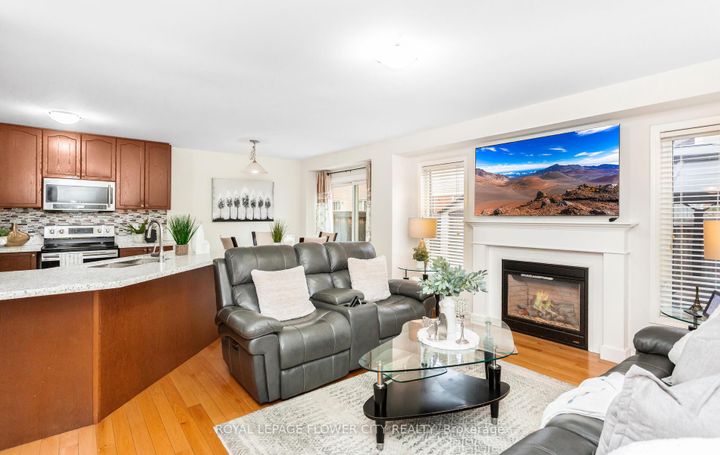 Photo 9 at 47 Haverty Trail, Northwest Brampton, Brampton