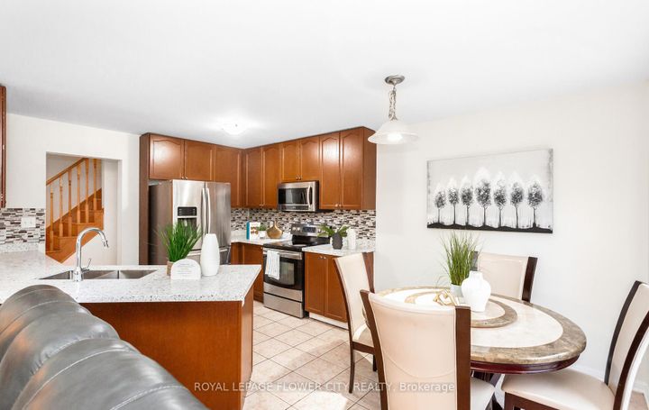 Photo 10 at 47 Haverty Trail, Northwest Brampton, Brampton