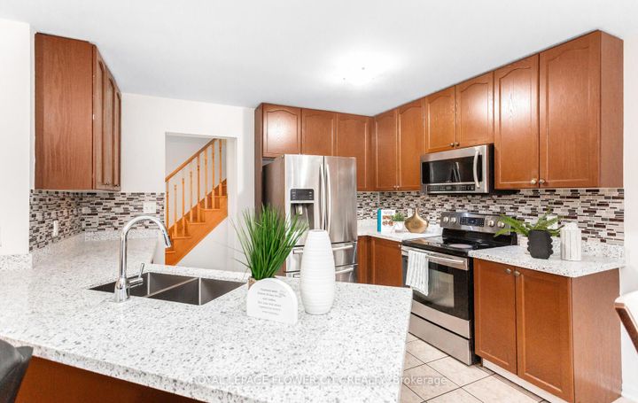 Photo 11 at 47 Haverty Trail, Northwest Brampton, Brampton