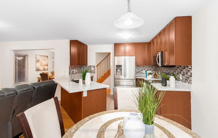 Photo 12 at 47 Haverty Trail, Northwest Brampton, Brampton