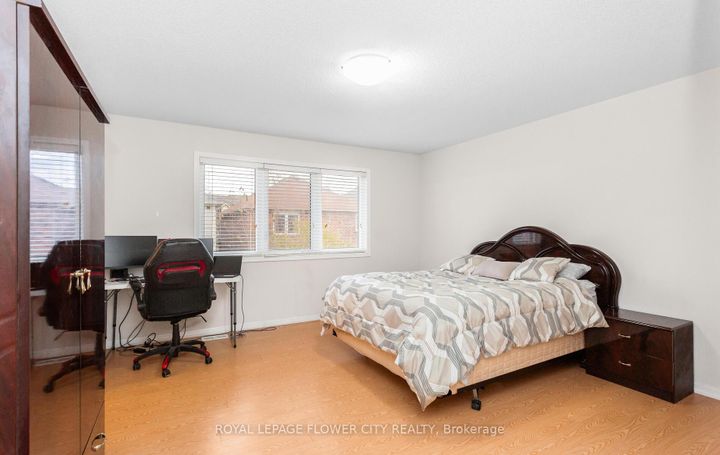 Photo 17 at 47 Haverty Trail, Northwest Brampton, Brampton