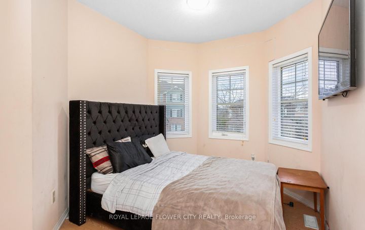 Photo 21 at 47 Haverty Trail, Northwest Brampton, Brampton