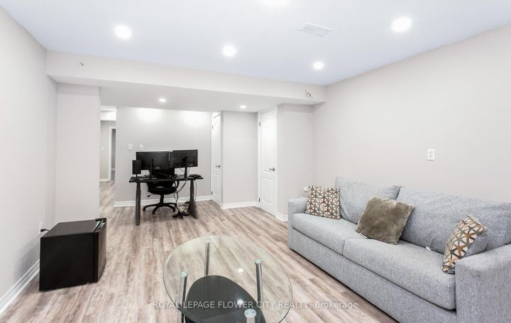 Photo 25 at 47 Haverty Trail, Northwest Brampton, Brampton