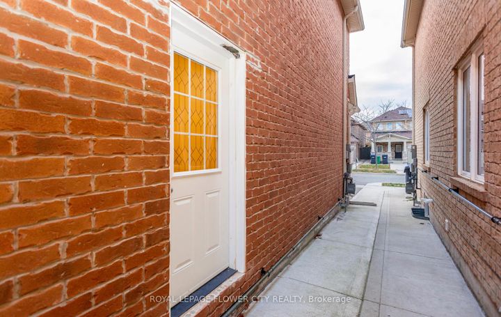 Photo 31 at 47 Haverty Trail, Northwest Brampton, Brampton