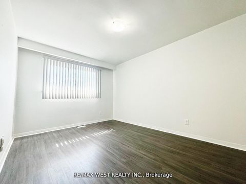 Photo 13 at 25 Bimini Crescent, Black Creek, Toronto