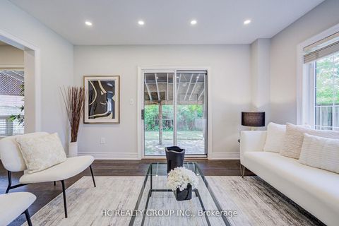 Photo 5 at 483 Menczel Crescent, Summerhill Estates, Newmarket