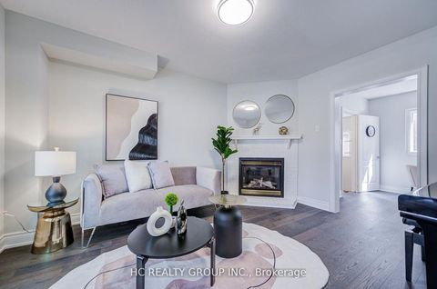 Photo 8 at 483 Menczel Crescent, Summerhill Estates, Newmarket