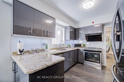 Photo 13 at 483 Menczel Crescent, Summerhill Estates, Newmarket