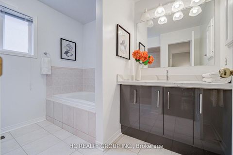 Photo 23 at 483 Menczel Crescent, Summerhill Estates, Newmarket