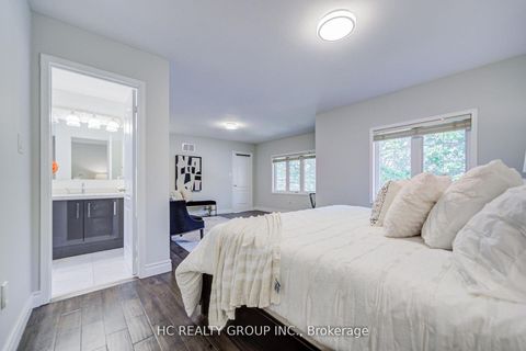 Photo 24 at 483 Menczel Crescent, Summerhill Estates, Newmarket