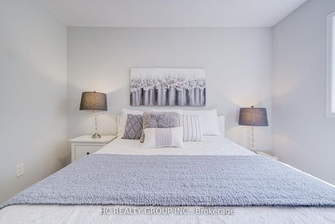 Photo 32 at 483 Menczel Crescent, Summerhill Estates, Newmarket