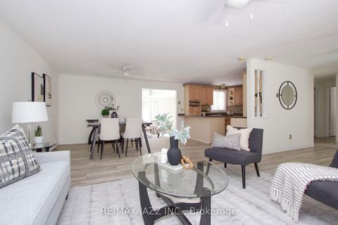 Photo 4 at 13 Steelhead Lane, Newcastle, Clarington