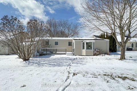 Photo 20 at 13 Steelhead Lane, Newcastle, Clarington