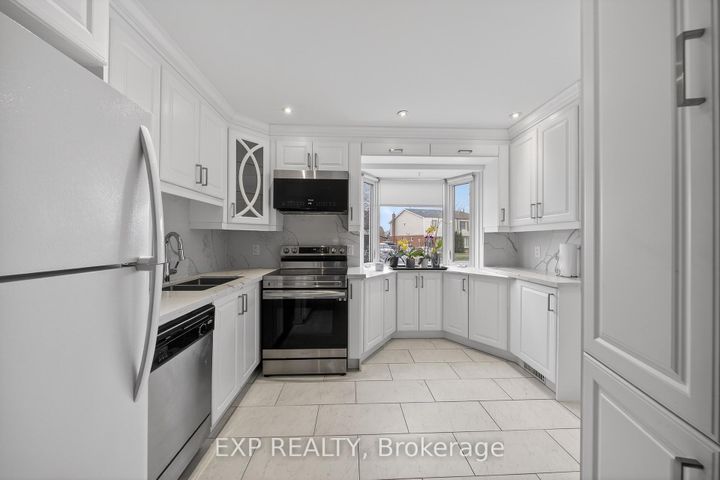 Photo 7 at 57 Tindale Road, Madoc, Brampton