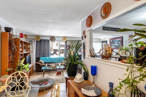 Photo 5 at 83 Daphne Crescent, Cundles East, Barrie