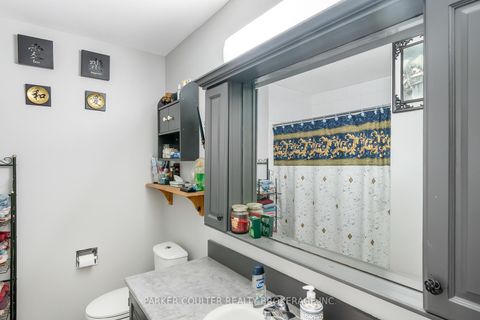 Photo 8 at 83 Daphne Crescent, Cundles East, Barrie