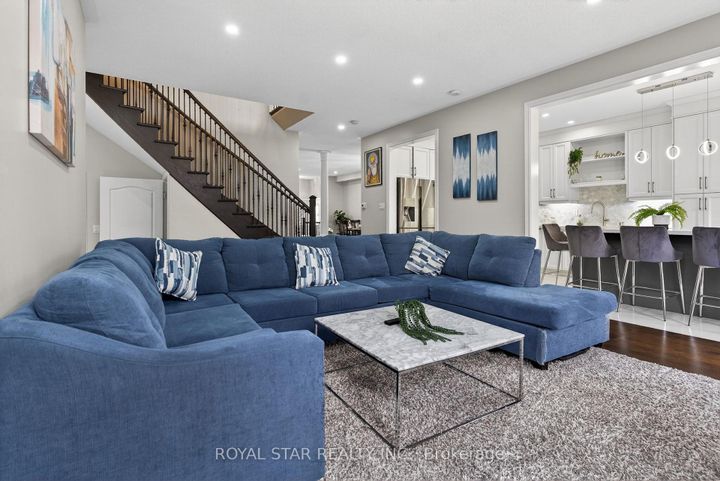 Photo 9 at 10 Solidarity Court, Bram West, Brampton