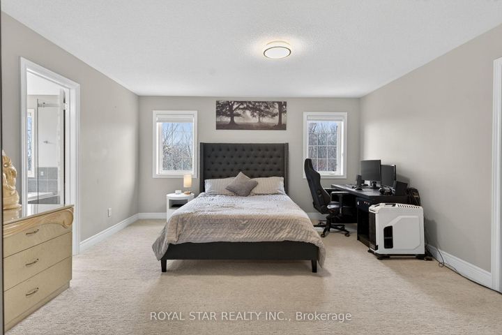 Photo 11 at 10 Solidarity Court, Bram West, Brampton