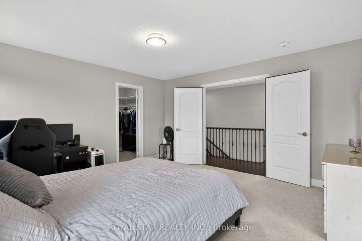 Photo 12 at 10 Solidarity Court, Bram West, Brampton