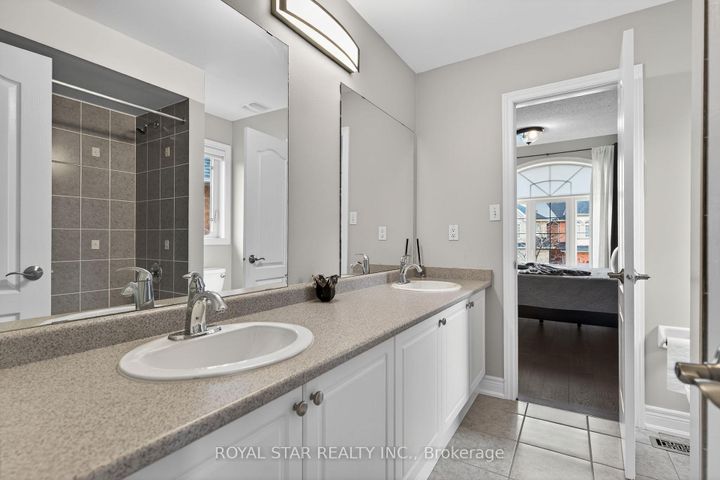 Photo 16 at 10 Solidarity Court, Bram West, Brampton