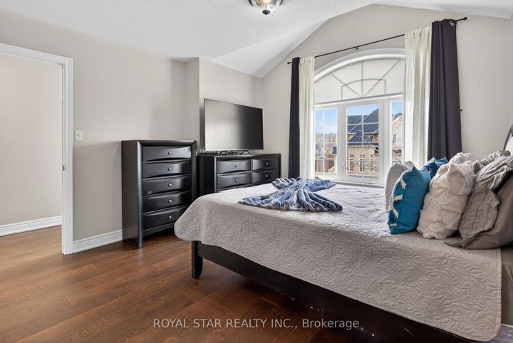 Photo 17 at 10 Solidarity Court, Bram West, Brampton