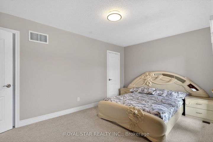 Photo 20 at 10 Solidarity Court, Bram West, Brampton