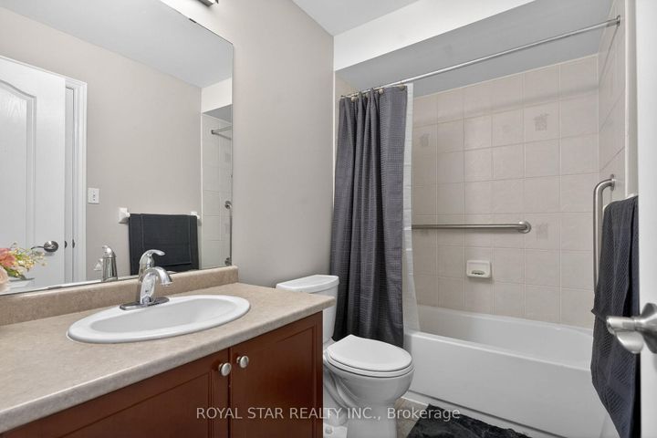 Photo 21 at 10 Solidarity Court, Bram West, Brampton