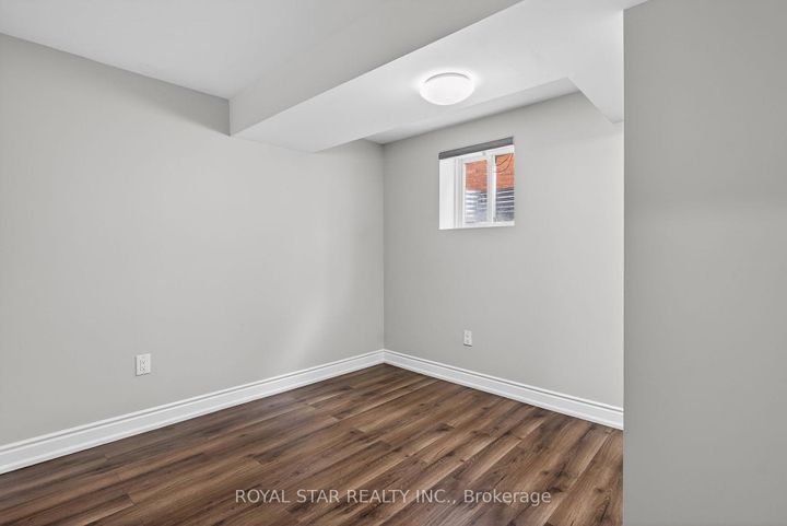 Photo 23 at 10 Solidarity Court, Bram West, Brampton