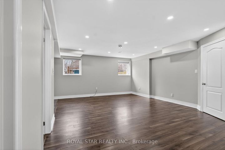 Photo 25 at 10 Solidarity Court, Bram West, Brampton