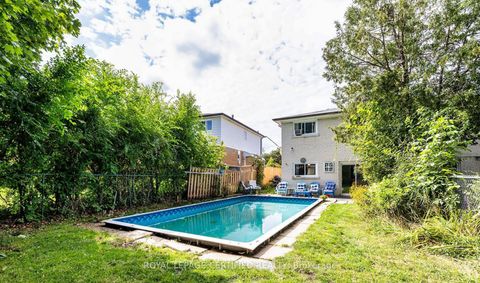 Photo 16 at 6872 Darcel Avenue, Malton, Mississauga