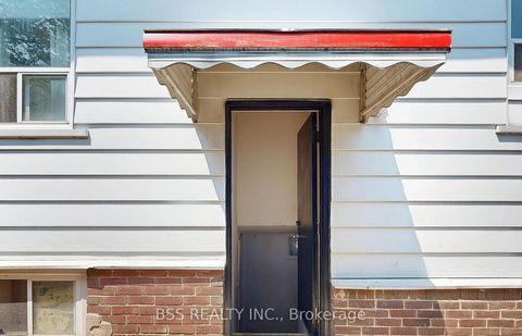 Photo 1 at 48 St Dunstan Drive, Oakridge, Toronto