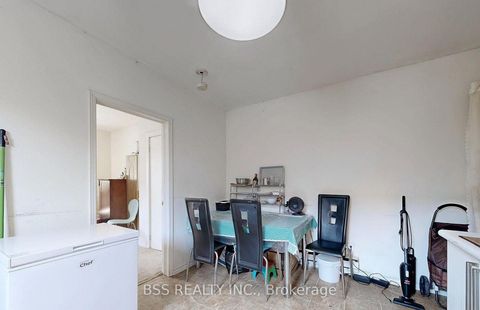 Photo 3 at 48 St Dunstan Drive, Oakridge, Toronto