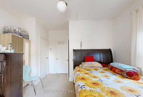 Photo 6 at 48 St Dunstan Drive, Oakridge, Toronto