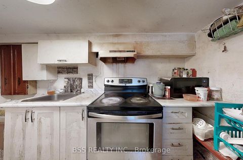 Photo 10 at 48 St Dunstan Drive, Oakridge, Toronto
