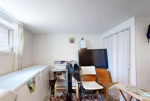 Photo 11 at 48 St Dunstan Drive, Oakridge, Toronto