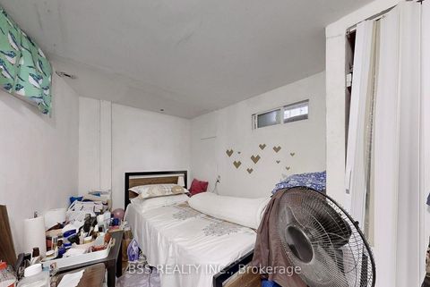 Photo 16 at 48 St Dunstan Drive, Oakridge, Toronto