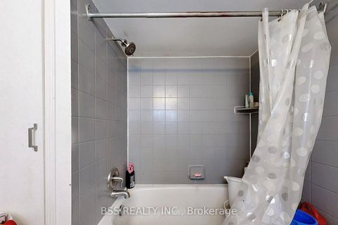 Photo 21 at 48 St Dunstan Drive, Oakridge, Toronto