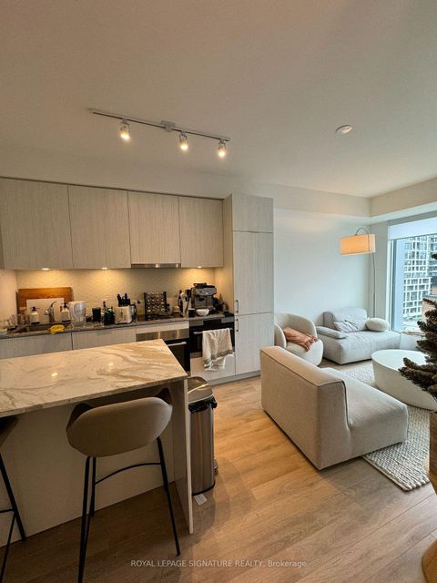 Photo 3 at 820 - 158 Front Street E, Moss Park, Toronto