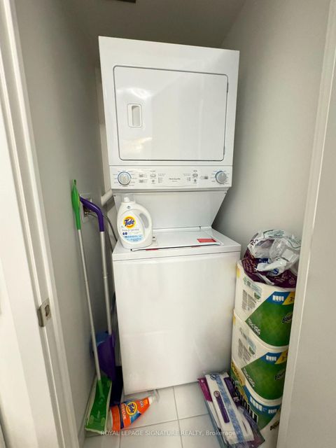 Photo 14 at 820 - 158 Front Street E, Moss Park, Toronto