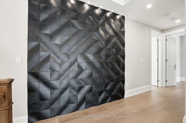 Photo 13 at 1489 Rogerswood Court, Lorne Park, Mississauga