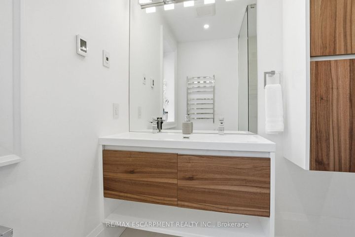 Photo 20 at 1489 Rogerswood Court, Lorne Park, Mississauga