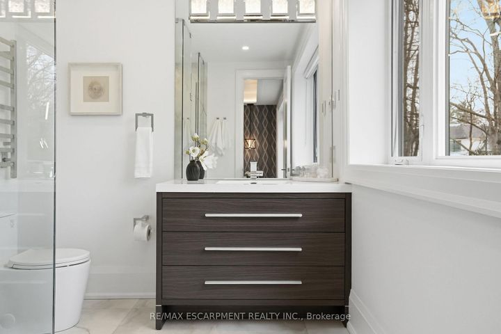 Photo 24 at 1489 Rogerswood Court, Lorne Park, Mississauga