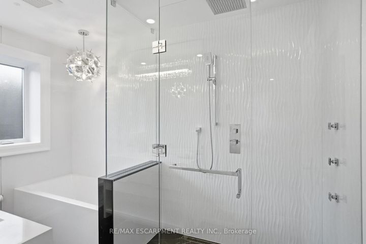 Photo 29 at 1489 Rogerswood Court, Lorne Park, Mississauga