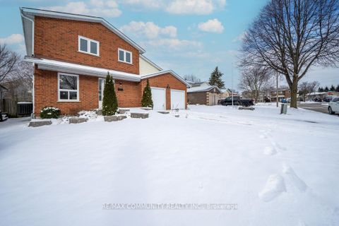 Photo 3 at 140 Orchard Heights Drive, Newcastle, Clarington