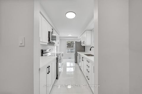 Photo 9 at 140 Orchard Heights Drive, Newcastle, Clarington